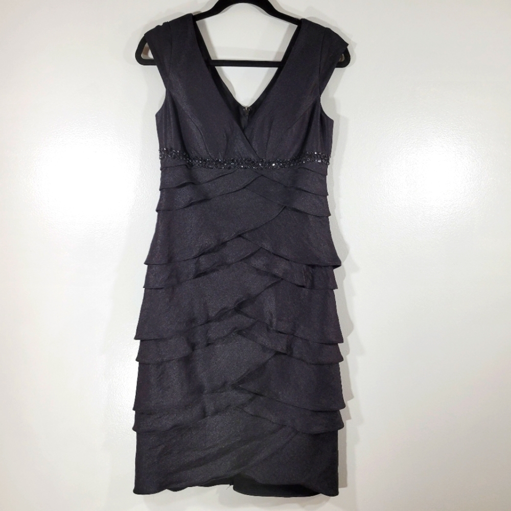 ALEX EVENINGS black tiered dress size 6 cap sleeve V neck formal evening dress